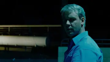 Задник к фильму "Свой человек" #213868