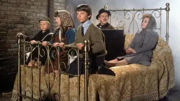Задник к фильму "Набалдашник и метла" #244949