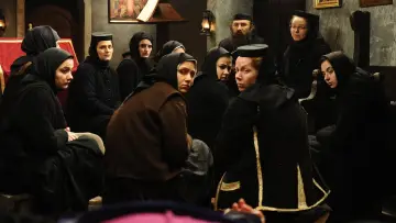 Задник к фильму "За холмами" #469116