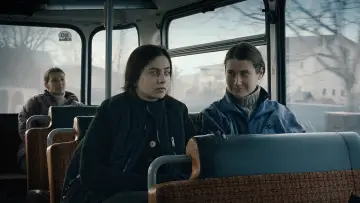 Задник к фильму "За холмами" #469134