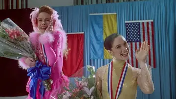 Задник к фильму "Attack of the 5 Ft. 2 Women" #722154
