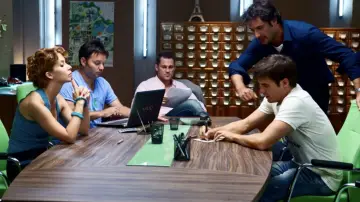 Задник к фильму "Осторожно, Любовь!" #1105966