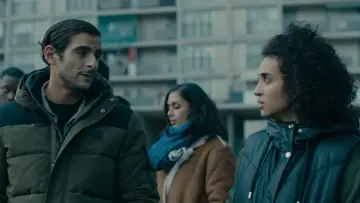 Задник к фильму "Avant que les flammes ne s