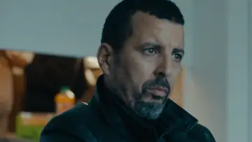 Задник к фильму "Avant que les flammes ne s