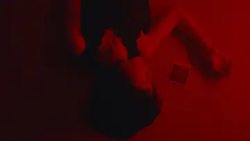 Задник к фильму "ニューレリジョン" #476338