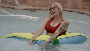 Задник к фильму "Bikini Hackers" #1617449