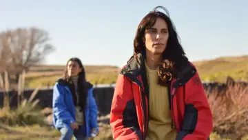 Задник к фильму "Amigas en un camino de campo" #359674