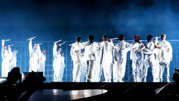 Задник к фильму "BTS: PERMISSION TO DANCE 온 스테이지 – LA" #452237