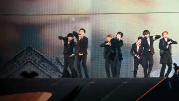 Задник к фильму "BTS: PERMISSION TO DANCE 온 스테이지 – LA" #452238
