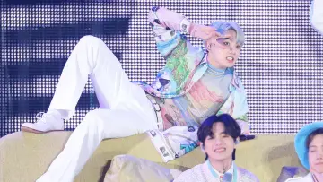 Задник к фильму "BTS: PERMISSION TO DANCE 온 스테이지 – LA" #452242