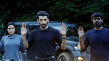 Задник к фильму "வெப்பன்" #504067