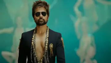 Задник к фильму "Badass Ravi Kumar" #885415