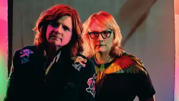 Задник к фильму "Indigo Girls: It