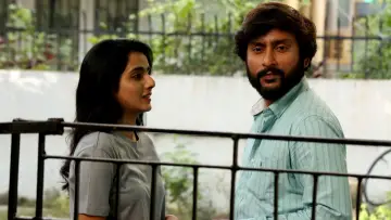 Задник к фильму "சிங்கப்பூர் சலூன்" #760461