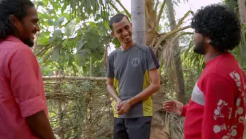 Задник к фильму "പെണ്ണും പൊറാട്ടും" #768333