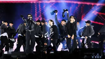Задник к фильму "방탄소년단: 옛 투 컴 인 시네마" #407938