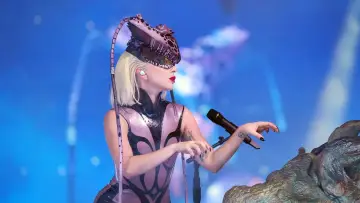 Задник к фильму "Gaga Chromatica Ball" #473068