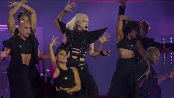 Задник к фильму "Gaga Chromatica Ball" #487022