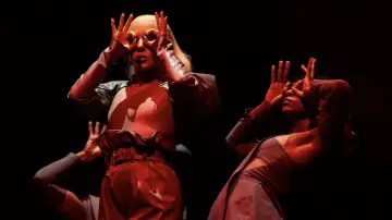 Задник к фильму "Gaga Chromatica Ball" #730523