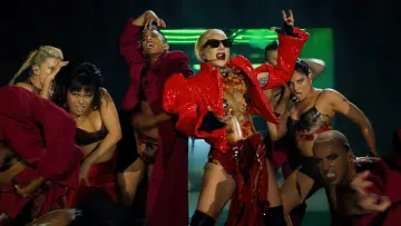 Задник к фильму "Gaga Chromatica Ball" #730533