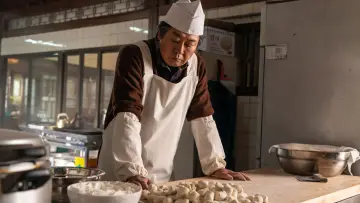 Задник к фильму "대가족" #785382