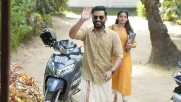 Задник к фильму "ഗുരുവായൂരമ്പല നടയിൽ" #479571