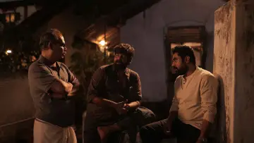 Задник к фильму "നാരായണീൻ്റെ മൂന്നാൺമക്കൾ" #1780811