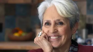 Задник к фильму "Joan Baez: I Am a Noise" #762969