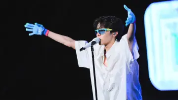 Задник к фильму "j-hope IN THE BOX" #919316