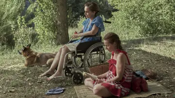 Задник к фильму "Los pequeños amores" #1015237