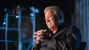 Задник к фильму "William Shatner: You Can Call Me Bill" #401507