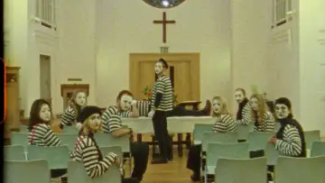 Задник к фильму "Dead Funny" #1149100