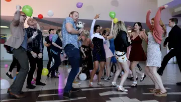 Задник к фильму "Pillow Party Massacre" #1117587