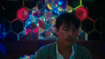 Задник к фильму "Bên Trong Vỏ Kén Vàng" #196651