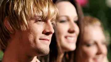 Задник к фильму "Aaron Carter: The Little Prince of Pop" #358927