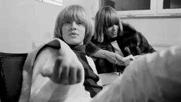 Задник к фильму "Catching Fire: The Story of Anita Pallenberg" #458299