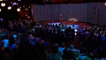 Задник к фильму "Russell Howard