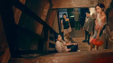 Задник к фильму "เรดไลฟ์" #375459