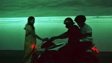 Задник к фильму "மாலை நேர மல்லிப்பூ" #878375