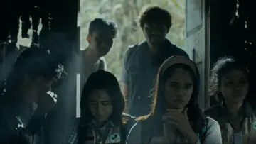 Задник к фильму "Pamali: Dusun Pocong" #1029845