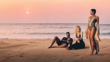 Задник к фильму "You, Me & Her" #944159