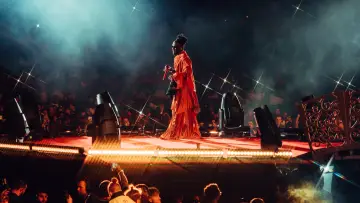 Задник к фильму "Apple Music Live: Burna Boy" #458350