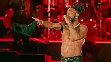 Задник к фильму "Apple Music Live: Burna Boy" #458351