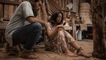 Задник к фильму "Perempuan Berkelamin Darah" #1053880