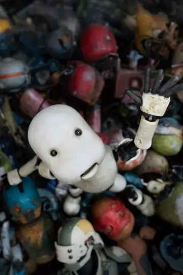 Постер к фильму "JUNK WORLD" #611875