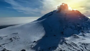 Задник к фильму "Explorer: Lake of Fire" #1691642