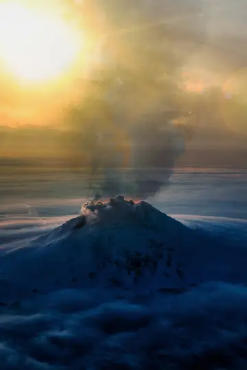 Постер к фильму "Explorer: Lake of Fire" #1691660