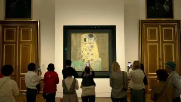 Задник к фильму "Klimt & The Kiss" #984925