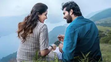 Задник к фильму "ലിറ്റില്‍ ഹാര്‍ട്‍സ്" #1114094