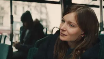 Задник к фильму "Louise" #788855